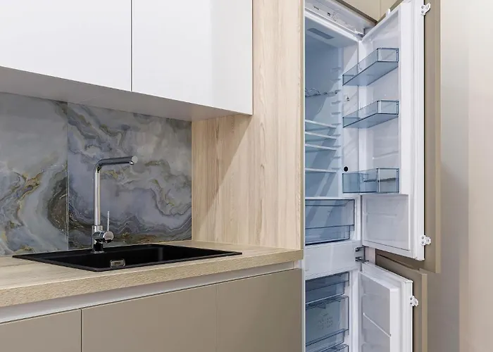 новобудова великобританія вул шевченка 27 * Leópolis